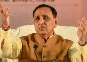 राजकोट में विजय रूपनी की अंतिम यात्रा, एचएम अमित शाह, गुजरात सीएम अंतिम सम्मान