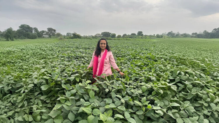 राजस्थान की दूरदर्शी महिला किसान सोनिया जैन ने डेयरी, हर्बल फार्मिंग और विविध एग्रीबिजनेस के माध्यम से सालाना 1 करोड़ रुपये कमाए।