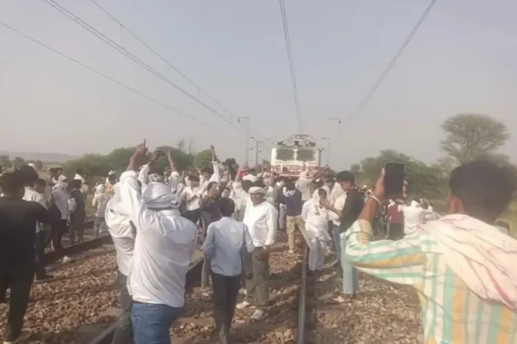 राजस्थान समाचार: सरकार के प्रस्ताव की समिति के अनुमोदन के बावजूद राजस्थान में फिर से रेलवे ट्रैक को ब्लॉक करें