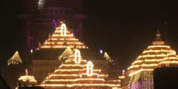 राम जनम्बोमी मंदिर राम दरबार प्रान प्रातृष्ण के आगे जलाया