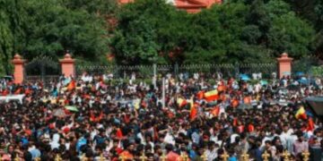 रॉयल चैलेंजर्स बेंगलुरु ने स्टैम्पेड पीड़ितों के परिवारों के लिए 10 लाख रुपये की वित्तीय सहायता की घोषणा की