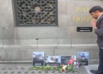 लंदन: भारतीय प्रवासी अहमदाबाद विमान दुर्घटना में मृतक को श्रद्धांजलि देते हैं