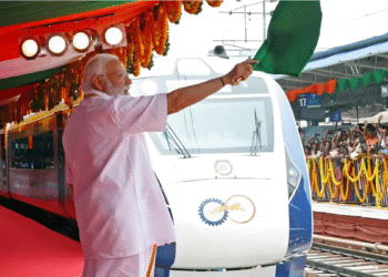वंदे भारत ट्रेन: पीएम मोदी ने जल्द ही कटरा-श्रीनागर मार्ग का उद्घाटन करने के लिए, यहां बताया गया है कि पर्यटन कैसे लाभान्वित होगा