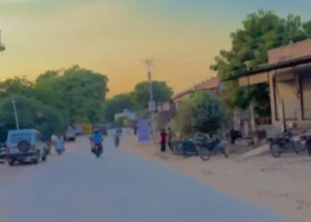 वायरल वीडियो: जब अमेरिका में कोई प्रकाश नहीं होता है, तो लोग जापान में पावर स्टेशनों को कॉल करते हैं, वे फ्यूज की जांच करते हैं, लेकिन भारत में हम यह देखने के लिए बाहर जाते हैं कि क्या ...।