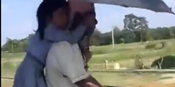 वायरल वीडियो: दिल स्पर्श! बेटी ने पिता को झुलसाने के लिए उसे स्कूल जाने के लिए साइकिल चलाया