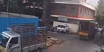 वायरल वीडियो: बिना हेलमेट के ड्राइविंग घातक साबित होती है, पिता के जन्मदिन का जश्न मनाने के लिए, शाखा बेटे के सिर पर फॉल्स