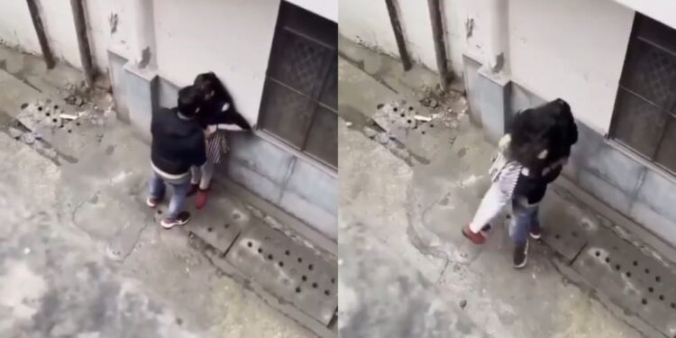 वायरल वीडियो: लड़का और लड़की सड़क पर शालीनता की सभी सीमाओं को पार करें, आवासीय क्षेत्र को सस्ते होटल के कमरे में बदल दें