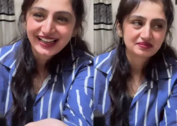 वायरल वीडियो: लड़की ज्योतिषी से पूछती है कि स्टोर में क्या है, वह पहले 40 वर्षों के लिए संघर्ष करता है, और फिर आपको मिल जाएगा ...., चेक