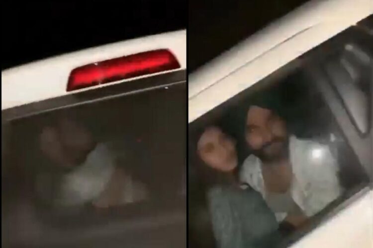 वायरल वीडियो: शर्मनाक! दंपति ने राजमार्ग पर एक कार में अंतरंग होकर देखा, नेटिज़ेन कहते हैं 'एक और हाइवे किंग'