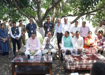 विकीत कृषी शंकलप अभियान 2025: शिवज सिंह चौहान उत्तराखंड किसानों के साथ बातचीत करते हैं, वादा करते हैं समर्थन और समाधान