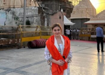 शेफली जरीवाला महाकलेश्वर वीडियो में प्रार्थना की पेशकश वायरल हो जाता है, प्रशंसक 42 पर उसकी अचानक मौत पर प्रतिक्रिया करते हैं