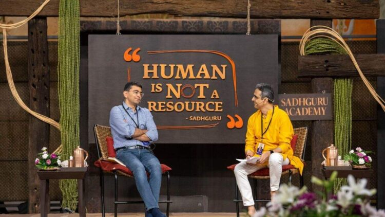साधगुरु अकादमी द्वारा 'ह्यूमन इज़ नॉट ए रिसोर्स' का 9 वां संस्करण ईशा योग केंद्र, कोयंबटूर में संपन्न हुआ