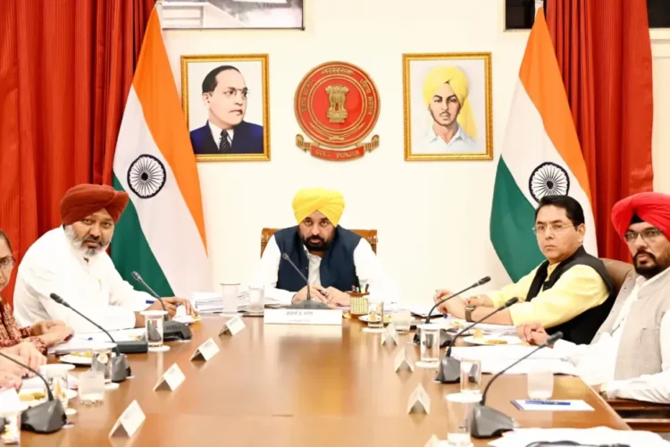सीएम के नेतृत्व वाली पंजाब कैबिनेट का ऐतिहासिक निर्णय: कैबिनेट के रूप में पंजाब के उद्योग के लिए बड़ी राहत औद्योगिक प्लॉट रूपांतरण को मंजूरी देता है