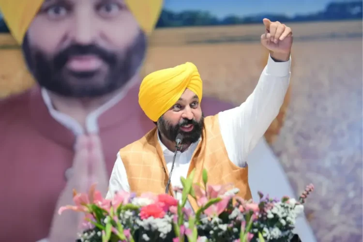 सीएम ने अपने लालच के लिए SGPC को "शिरोमानी गोलक प्रभंडक समिति" को कम करने के लिए अकालिस को स्लैम किया।