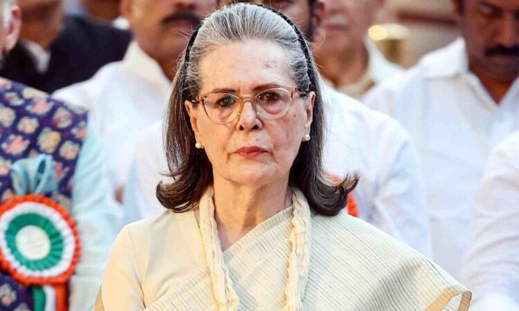 सोनिया गांधी ने राज्यसभा को संबोधित किया: संविधान पर जोर देता है, लोकतांत्रिक गिरावट पर सरकार की आलोचना करता है