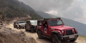 हमारे भारत-नेपल क्रॉस-कंट्री ड्राइव के लिए गुप्हा पोखरी के साथ महिंद्रा एडवेंचर »कार ब्लॉग भारत