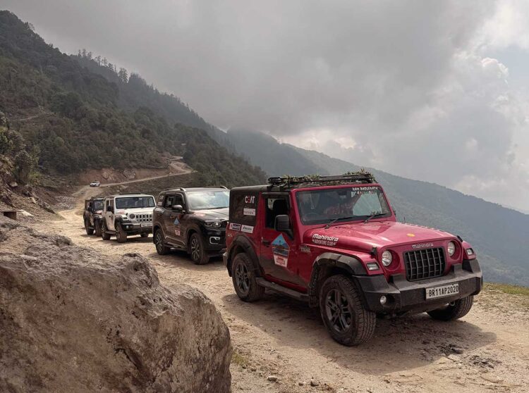 हमारे भारत-नेपल क्रॉस-कंट्री ड्राइव के लिए गुप्हा पोखरी के साथ महिंद्रा एडवेंचर »कार ब्लॉग भारत