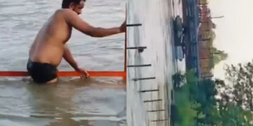 हरिद्वार वायरल वीडियो: रील मेकिंग मोड़ घातक, आदमी को पार करता है, नदी में फिसल जाता है, नेटिज़ेन कहता है 'खात्रे का निशान क्यो ...'