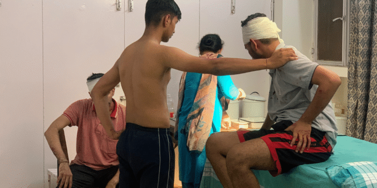 हरियाणा कृषि विश्वविद्यालय 'युद्ध के मैदान' को बदल देता है क्योंकि छात्र ऊँची एड़ी के जूते में खुदाई करते हैं, वी-सी के ओस्टर की मांग करते हैं