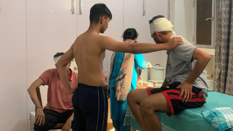 हरियाणा कृषि विश्वविद्यालय 'युद्ध के मैदान' को बदल देता है क्योंकि छात्र ऊँची एड़ी के जूते में खुदाई करते हैं, वी-सी के ओस्टर की मांग करते हैं