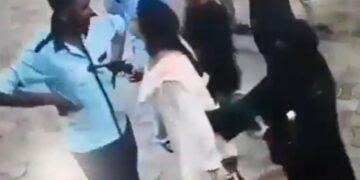 हार्डोई वायरल वीडियो: गजब दबांगई! अरेबा खान ने सीएनजी स्टेशन के सेल्समैन में रिवॉल्वर को बिना किसी गलती के, एफआईआर दायर किया