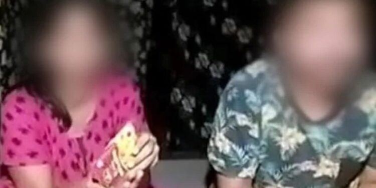हैदराबाद के दंपति को वयस्क सामग्री लिवेस्ट्रीम घोटाले में पकड़ा गया, कथित तौर पर बेटियों की शिक्षा शुल्क का भुगतान करने के लिए पैसे जुटा रहे हैं !!