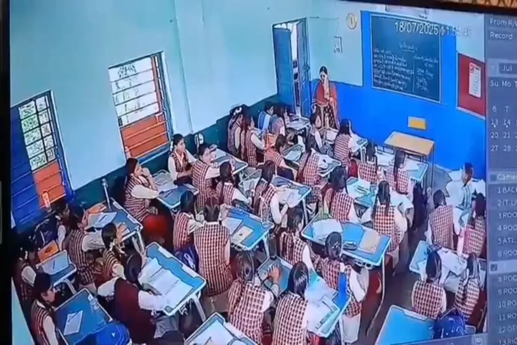 एमपी वायरल वीडियो: प्लास्टर भोपाल में पीएम श्री स्कूल में छत से गिरता है, दो छात्र घायल हो गए