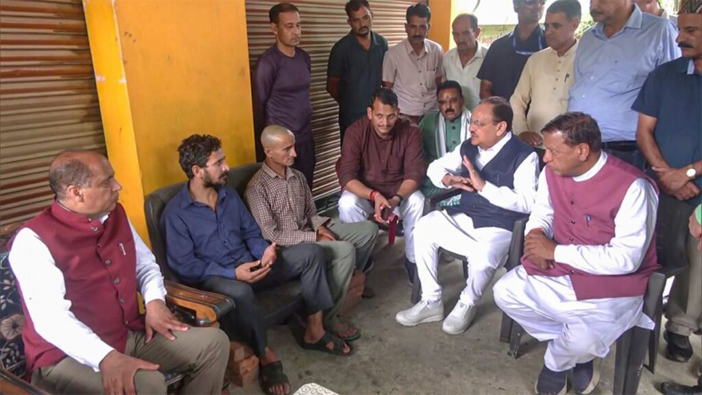 कंगना ने भाजपा को कठिन स्थान पर रखा, फिर भी मंडी बारिश के कहर के बीच। क्षति नियंत्रण मोड में NADDA