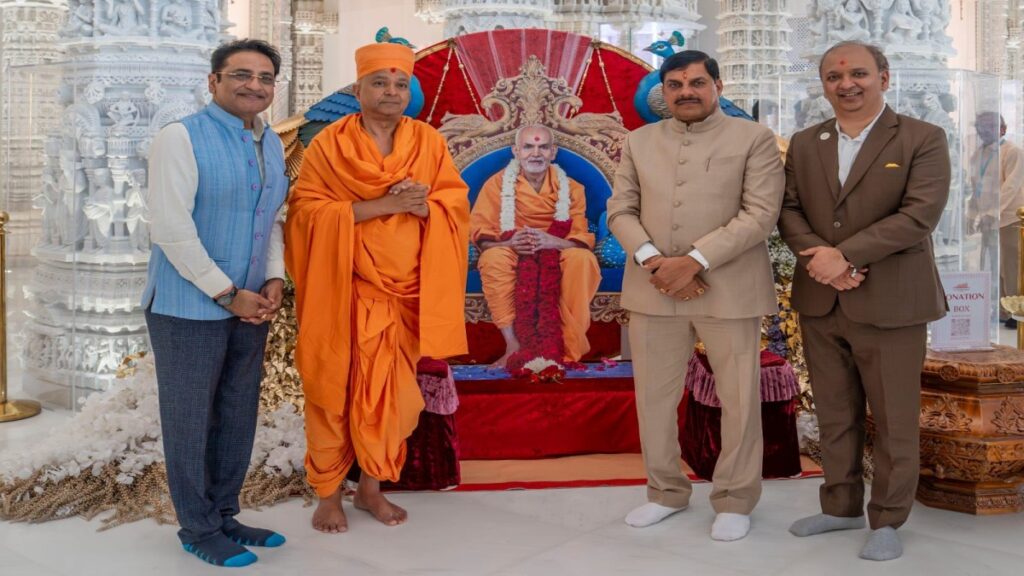 मध्य प्रदेश के मुख्यमंत्री डॉ। मोहन यादव ने बीएपीएस हिंदू मंदिर, अबू धाबी द्वारा गहराई से स्थानांतरित किया