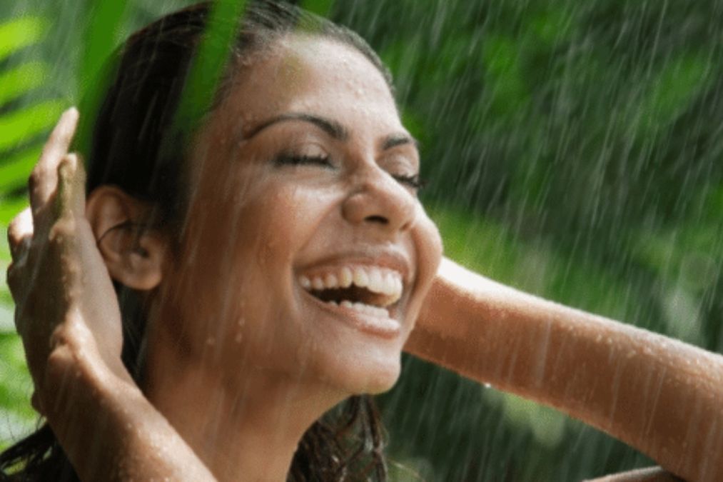 मानसून हेयरकेयर टिप्स: बारिश का मौसम आपके बालों को बुरी तरह से कर सकता है! शीर्ष डॉस और उन्हें स्वस्थ रखने के लिए नहीं