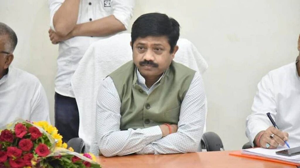 यूपी मंत्री बनाम सिविल सेवक गाथा: 8 वें योगी मंत्री के रूप में ताजा फ्लैशपॉइंट वायरल पत्र में बोलते हैं