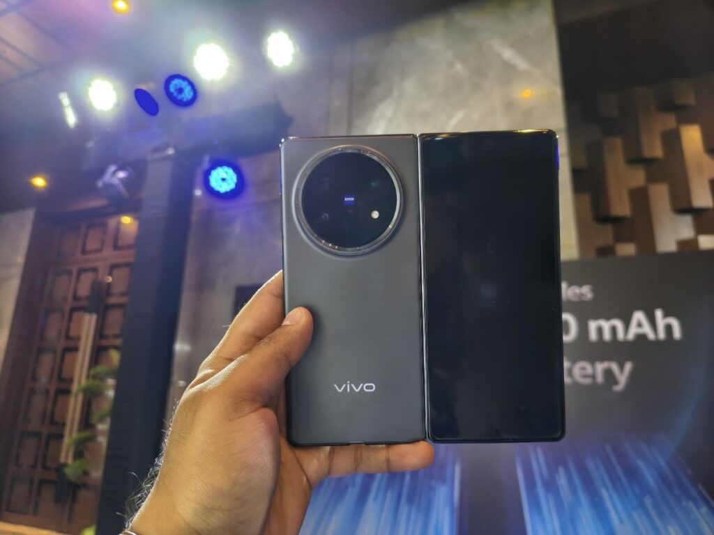 विवो एक्स फोल्ड 5 और विवो x200 FE भारत में 50MP कैमरा और 6000mAh की बैटरी के साथ लॉन्च किया गया: भारत में मूल्य देखें, सुविधाएँ, चश्मा, प्रदर्शन, कैमरा, बैटरी, उपलब्धता, जहां खरीदना है, फ्लिपकार्ट लिस्टिंग, और बहुत कुछ