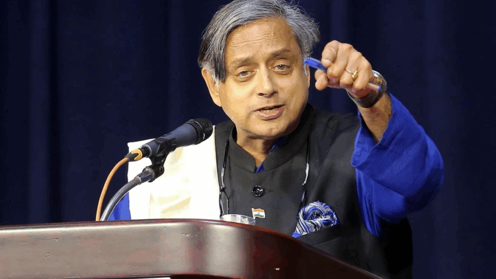 शशी थरूर कांग्रेस में खुले में लड़ाई करते हैं, 'वह हम में से एक नहीं है' कांग्रेस नेता कहते हैं, आगे क्या है?
