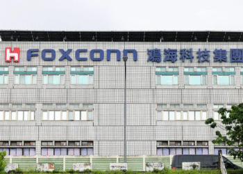 FOXCONN INDIA iPhone कारखाने: FOXCONN भारत से 300+ चीनी इंजीनियरों को याद करता है, क्या iPhone 17 उत्पादन में देरी होगी? जाँच करना