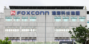 FOXCONN INDIA iPhone कारखाने: FOXCONN भारत से 300+ चीनी इंजीनियरों को याद करता है, क्या iPhone 17 उत्पादन में देरी होगी? जाँच करना