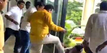 ओडिशा वायरल वीडियो: भाजपा पार्षदों ने व्यापक दिन के उजाले में वरिष्ठ आईएएस अधिकारी को बेरहमी से हराया, बीजेडी के अध्यक्ष इसे 'शर्मनाक हमला' कहते हैं
