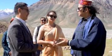 किरेन रिजिजू वायरल वीडियो: जैसा कि हिमाचल ने बाढ़ और बारिश की लड़ाई की, केंद्रीय मंत्री इसे 15000 फीट पर गाने के लिए 'चुनौतीपूर्ण' कहते हैं, कंगना रनौत में शामिल होते हैं