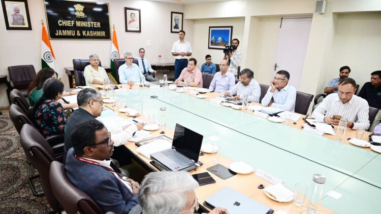 केंद्र J & K में मत्स्य पालन और डेयरी वृद्धि को धक्का देता है: केंद्रीय मंत्री दूध, ट्राउट आउटपुट में वृद्धि; जम्मू में नए यूएचटी संयंत्र का उद्घाटन करता है