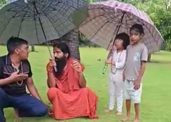 कोई ड्रग्स नहीं, बस योग: रामदेव बाबा के हीलिंग पथ बच्चों को घातक बीमारियों से बचाता है