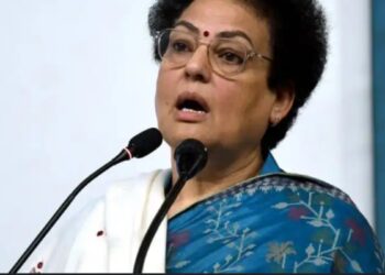 कोलकाता कानून के छात्र गैंगरेप पर रेखा शर्मा ने ममता सरकार को पुलिस पर टीएमसी "दबाव" का आरोप लगाया।