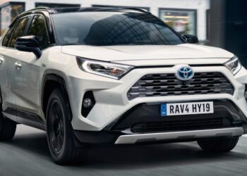 टोयोटा RAV4 ने दुनिया की सबसे ज्यादा बिकने वाली कार के शीर्षक के टेस्ला मॉडल वाई को छीन लिया