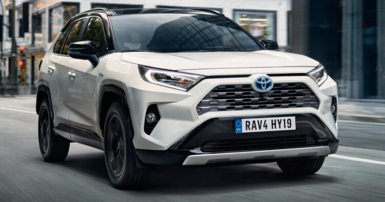टोयोटा RAV4 ने दुनिया की सबसे ज्यादा बिकने वाली कार के शीर्षक के टेस्ला मॉडल वाई को छीन लिया