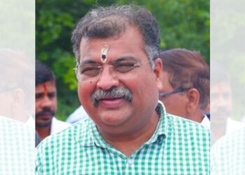 नए महाराष्ट्र भाजपा के प्रमुख रवींद्र चवां, आरएसएस जड़ों के साथ फडनवीस वफादारी, शिंदे सेना को खड़खड़ कर सकते हैं