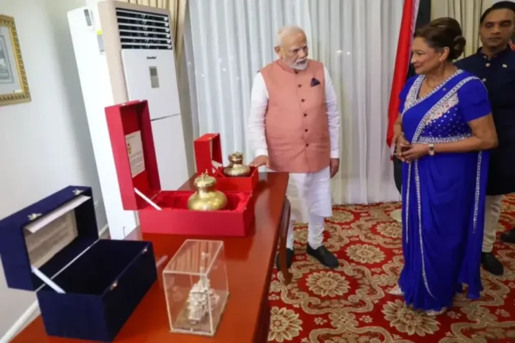 पीएम मोदी त्रिनिदाद और टोबैगो यात्रा: पीएम मोदी ने त्रिनिदाद और टोबैगो में राम मंदिर प्रतिकृति और पवित्र जल प्रस्तुत किया, गहरे सांस्कृतिक संबंधों पर प्रकाश डाला