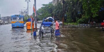मौसम अद्यतन: IMD हिमाचल, मध्य प्रदेश, महाराष्ट्र और जम्मू में बेहद भारी बारिश के लिए लाल अलर्ट जारी करता है; उत्तराखंड, छत्तीसगढ़, और पंजाब भी हाई अलर्ट पर