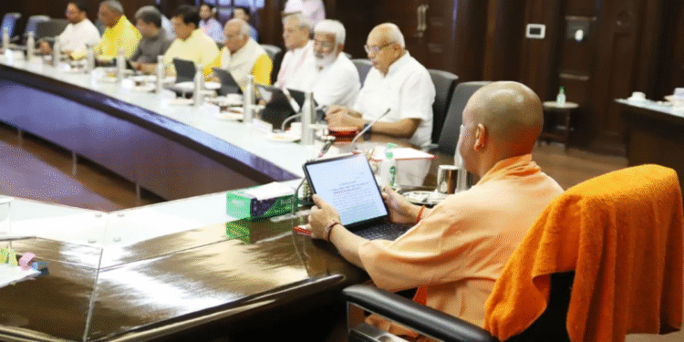 यूपी Rozgar मिशन: कार्ड पर नई सरकार पहल! युवाओं को जल्द ही निजी क्षेत्र और विदेशों में नौकरी मिलती है