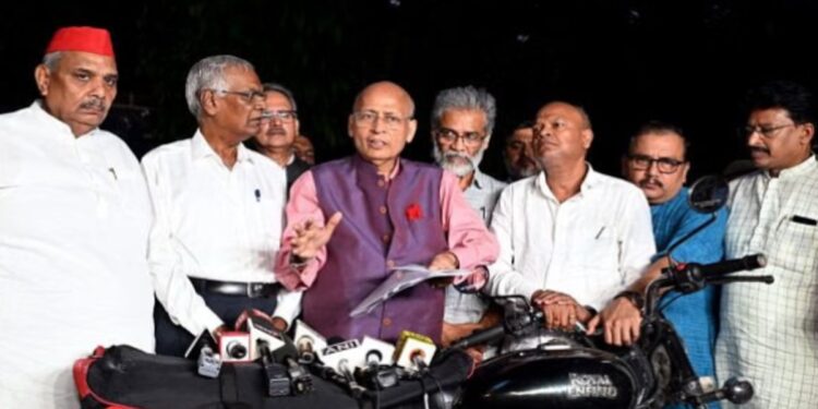 "संविधान पर सबसे खराब हमला": भारत ब्लॉक प्रतिनिधिमंडल बिहार में सर के बारे में ईसीआई के साथ मिलता है
