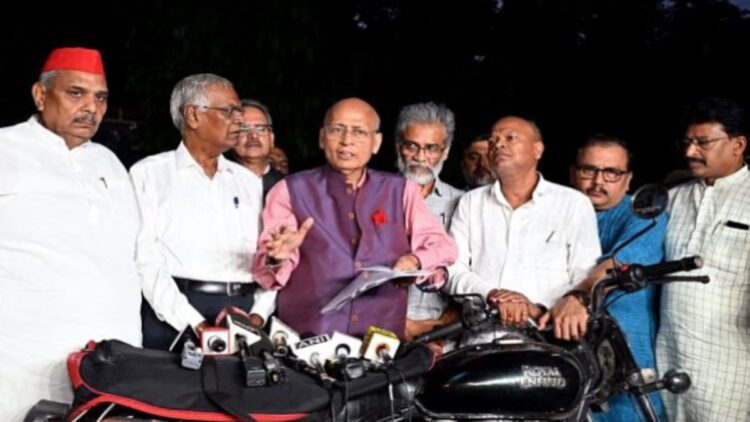"संविधान पर सबसे खराब हमला": भारत ब्लॉक प्रतिनिधिमंडल बिहार में सर के बारे में ईसीआई के साथ मिलता है