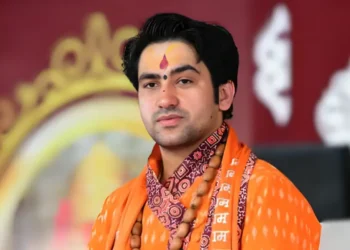 'हमारा सपना भागवा ई हिंद बानने का ...' बिहार में धीरेंद्र शास्त्री रो, यह कैसे प्रभावित करेगा बिहार चुनाव 2025